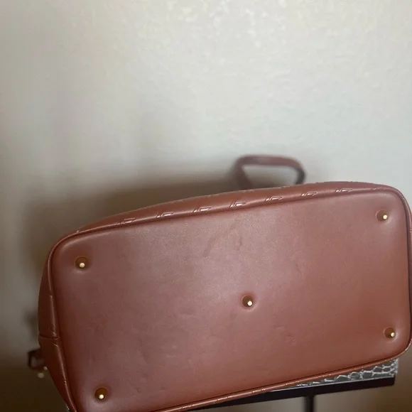 GLAMAHOLIC MONOGRAM BROWN TOTE - Picture 4 of 7